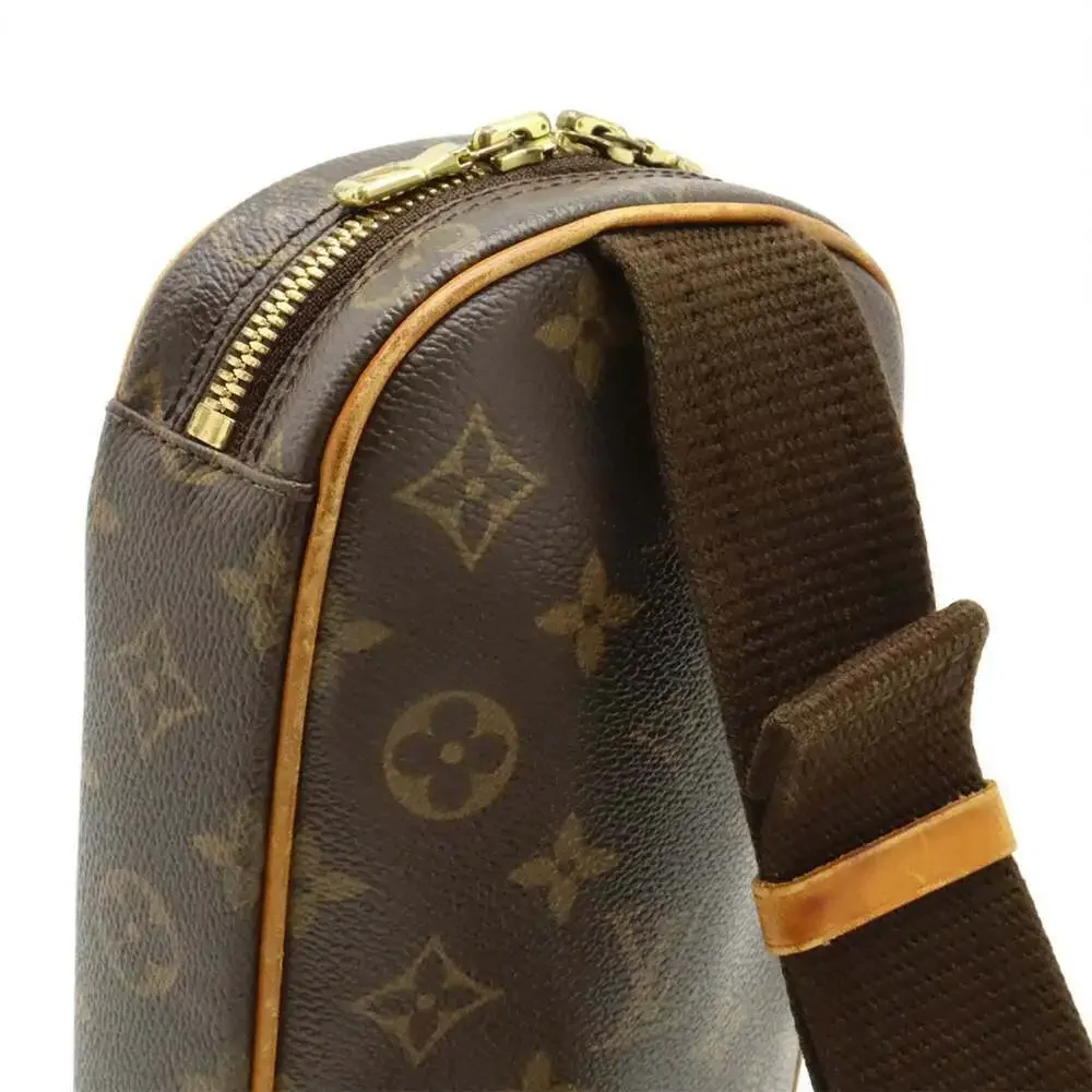 LOUIS VUITTON Brown Monogram Pochette Shoulder Bag